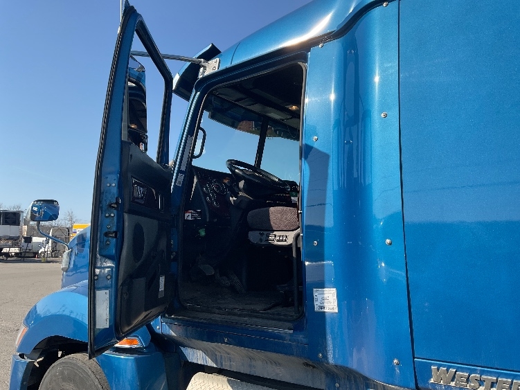 2020 Western Star 5700XE in Londonderry, NH — photo 9