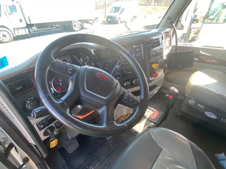2020 Peterbilt 579 in Jessup, MD — photo 10