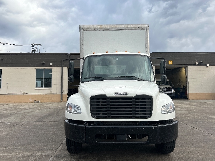 2023 Freightliner M2 106 in Des Moines, IA — photo 2