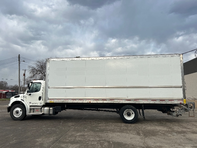 2023 Freightliner M2 106 in Des Moines, IA — photo 4