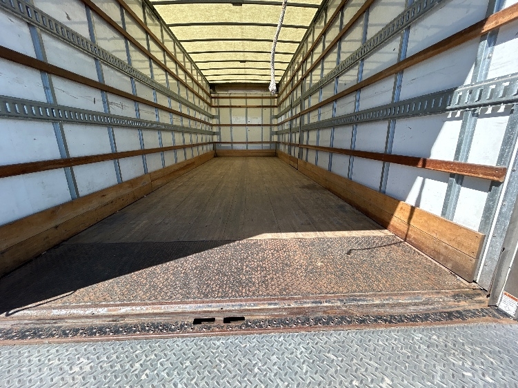 2022 Freightliner eM2 in Chicopee, MA — photo 10