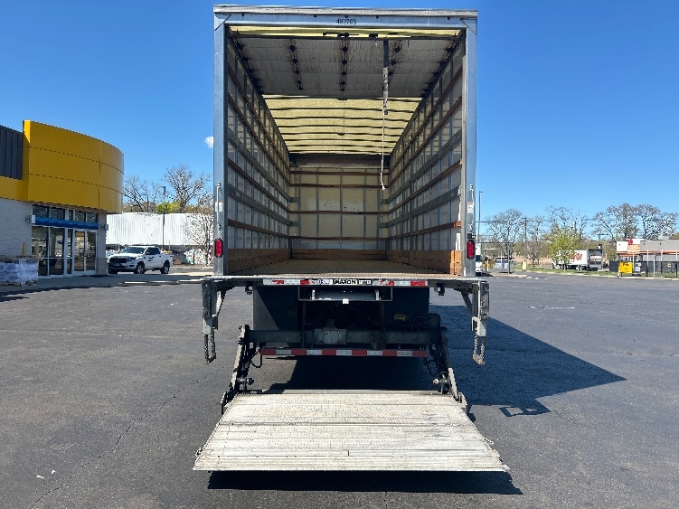 2022 Freightliner eM2 in Chicopee, MA — photo 9
