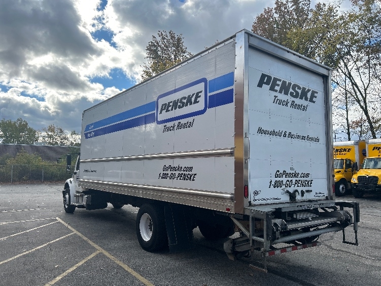 2022 Freightliner M2 106 in Middlefield, OH — photo 6