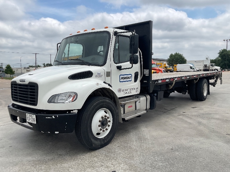 2023 Freightliner eM2 in San Antonio, TX — photo 3