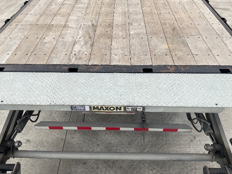 2023 Freightliner eM2 in San Antonio, TX — photo 9