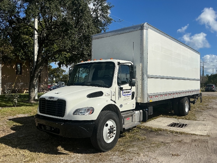 2023 Freightliner M2 106 in Pompano Beach, FL — photo 3