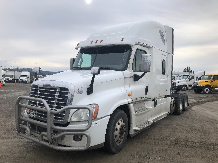 2017 Freightliner Cascadia in Spokane Valley, WA — photo 3