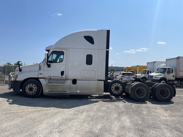 2017 Freightliner Cascadia in Spokane Valley, WA — photo 4