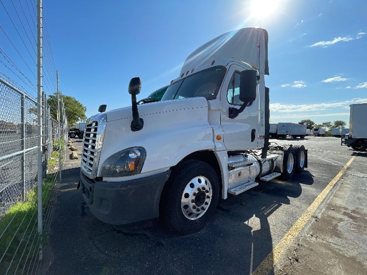 2017 Freightliner in Chicago (Melrose Park), IL — photo 3