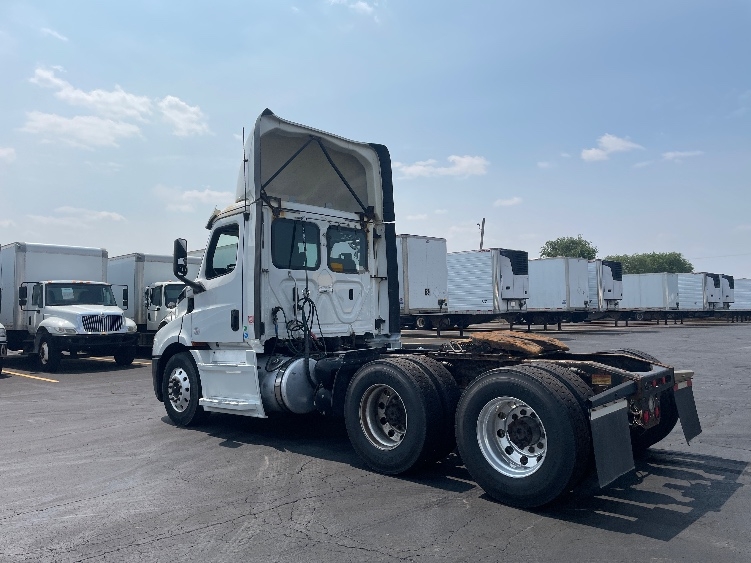 2018 Freightliner Cascadia in Chicago (Melrose Park), IL — photo 5