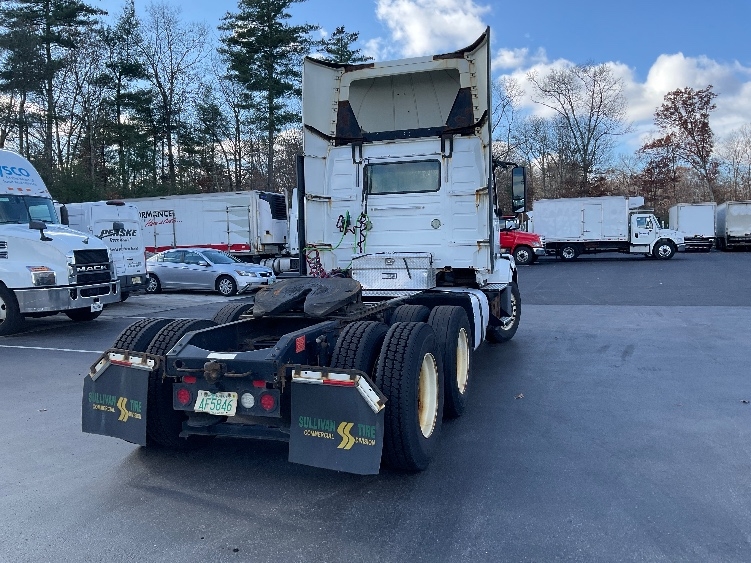 2015 Volvo VNL 300 in Londonderry, NH — photo 7