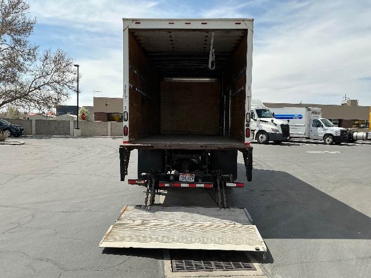 2015 Freightliner M2 106 in Ogden, UT — photo 9