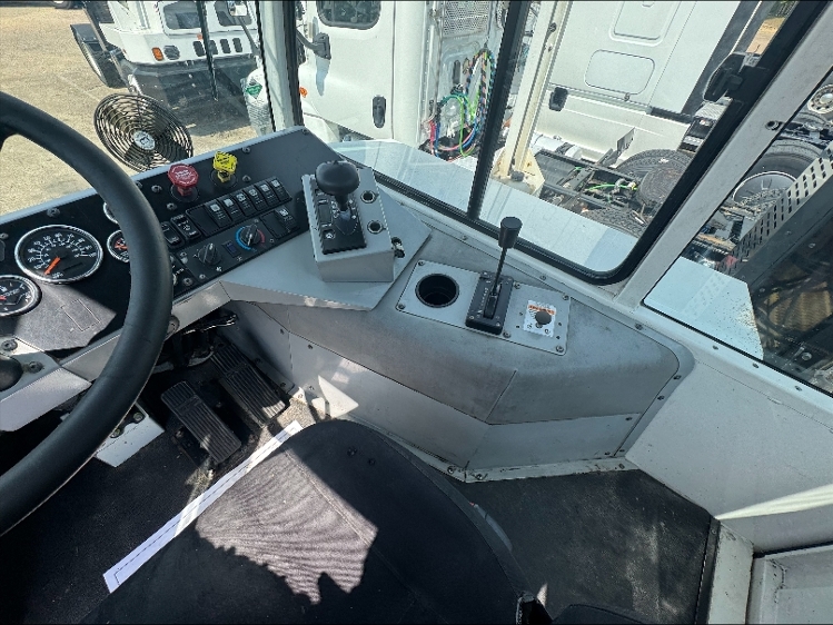 2020 Autocar in Belden, MS — photo 7
