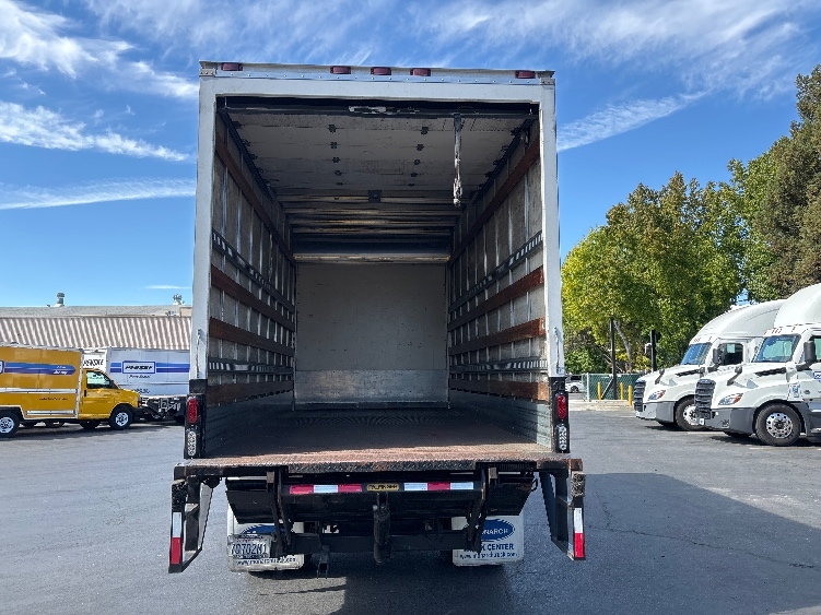 2013 Hino 268 in Richmond, CA — photo 8