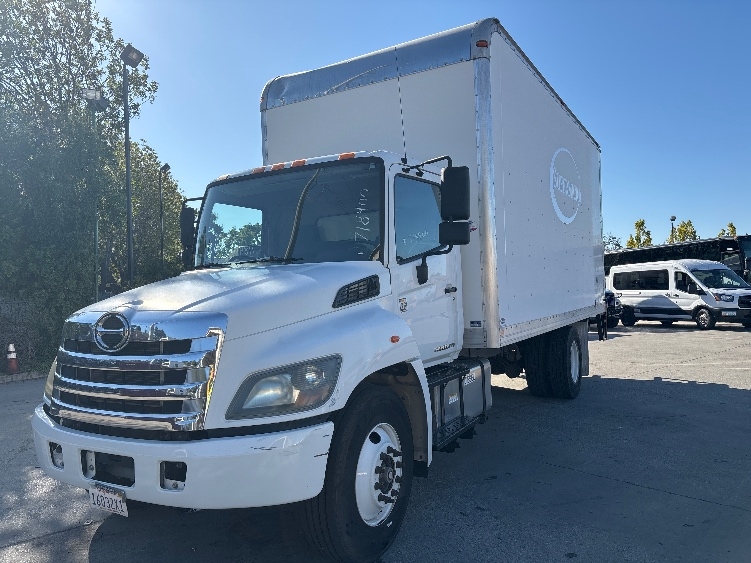 2016 Hino 268 in Richmond, CA — photo 3