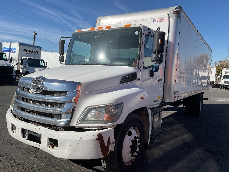 2017 Hino 268 in Albuquerque, NM — photo 3