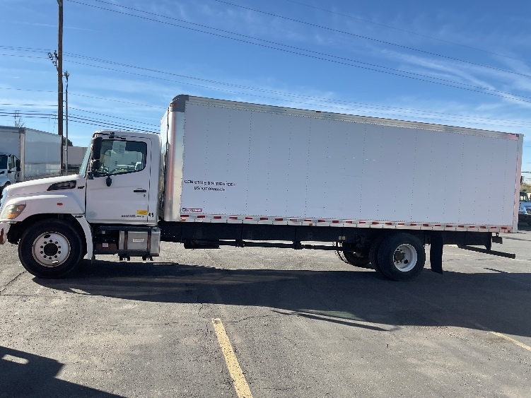 2017 Hino 268 in Albuquerque, NM — photo 4