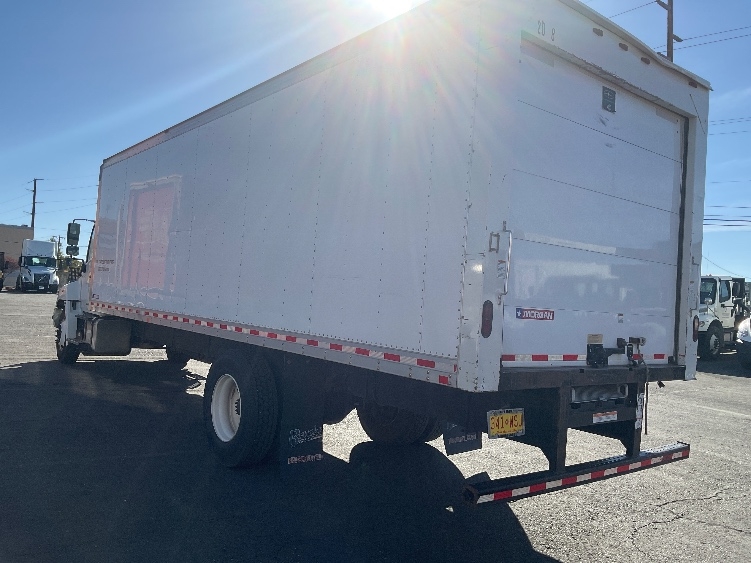 2017 Hino 268 in Albuquerque, NM — photo 6