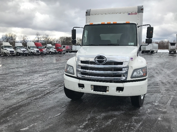 2015 Hino 268 in Buffalo, NY — photo 2