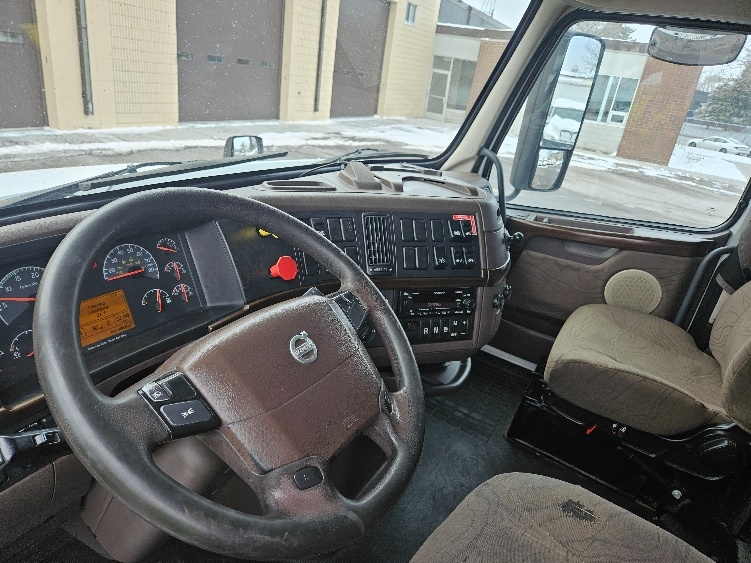 2017 Volvo in Roseville, MN — photo 10