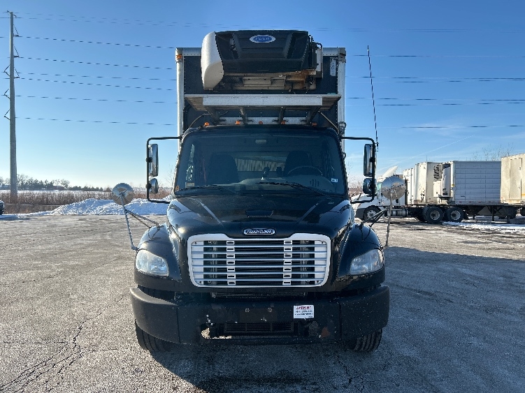 2015 Freightliner M2 106 in North Liberty, IA — photo 2