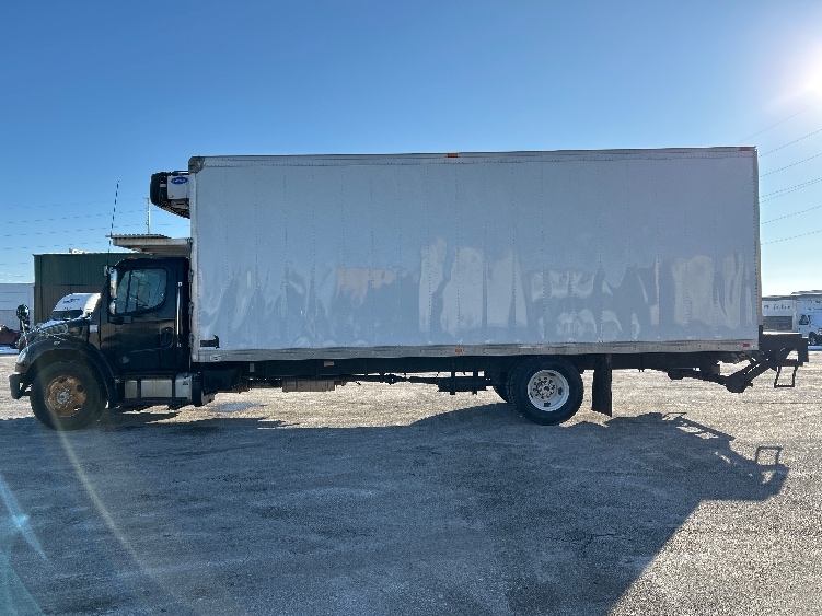 2015 Freightliner M2 106 in North Liberty, IA — photo 4