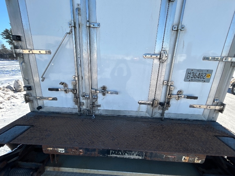 2016 Freightliner eM2 in De Pere, WI — photo 9
