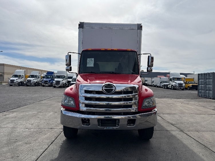 2019 Hino 268 in Phoenix, AZ — photo 2