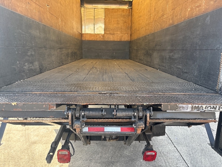 2019 Hino 268 in Phoenix, AZ — photo 10