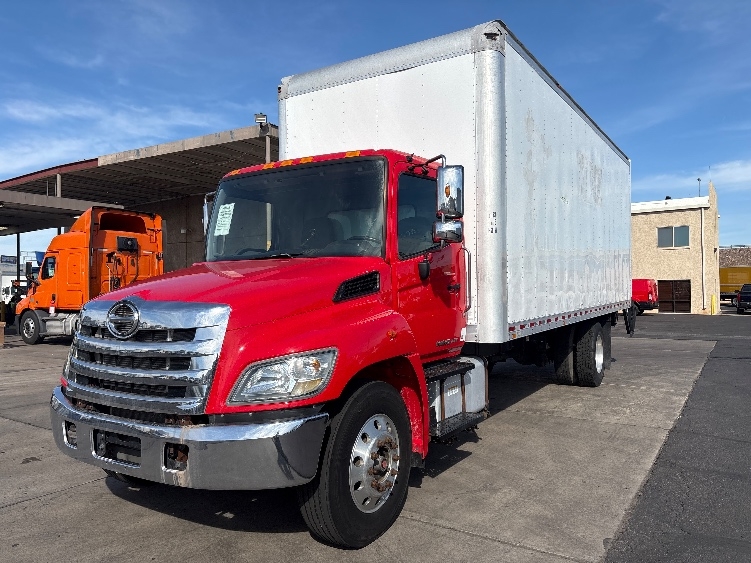 2019 Hino 268 in Phoenix, AZ — photo 3