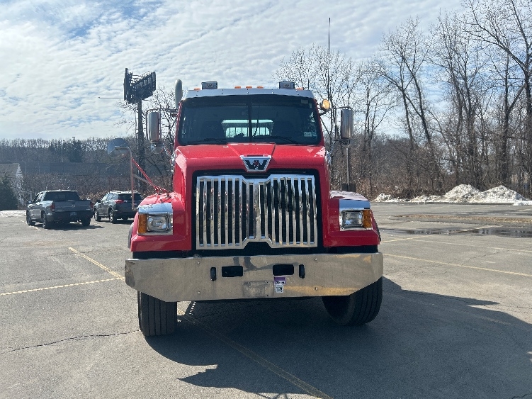 2018 Western Star 4700 in Montgomery, NY — photo 2