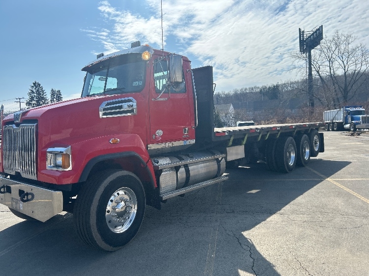2018 Western Star 4700 in Montgomery, NY — photo 3