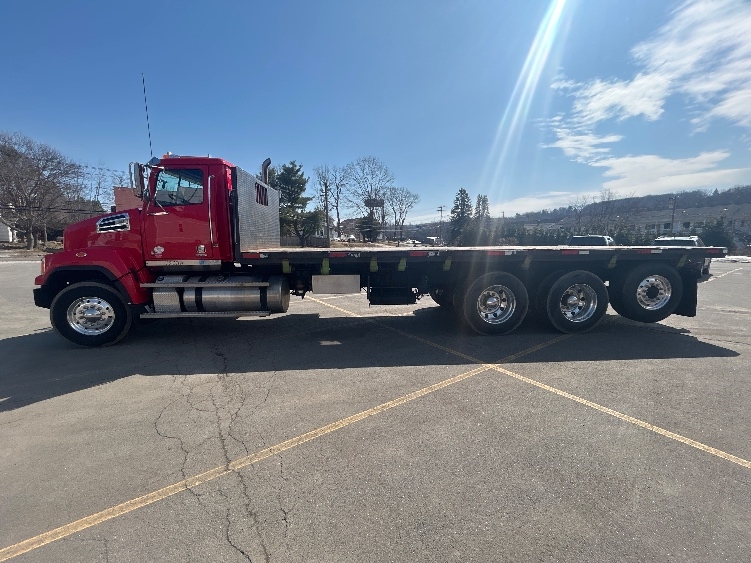 2018 Western Star 4700 in Montgomery, NY — photo 4