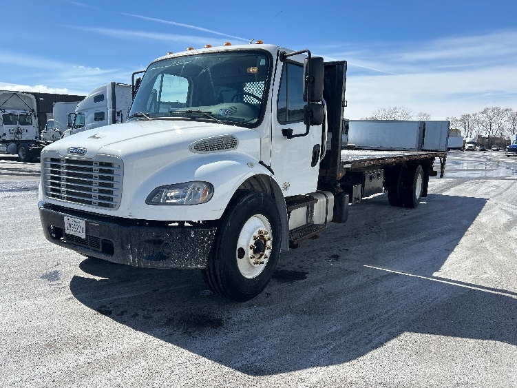 2018 Freightliner M2 106 in La Porte, IN — photo 3