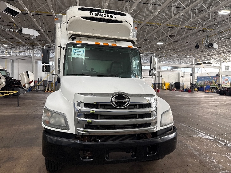 2018 Hino 268 in Philadelphia, PA — photo 2