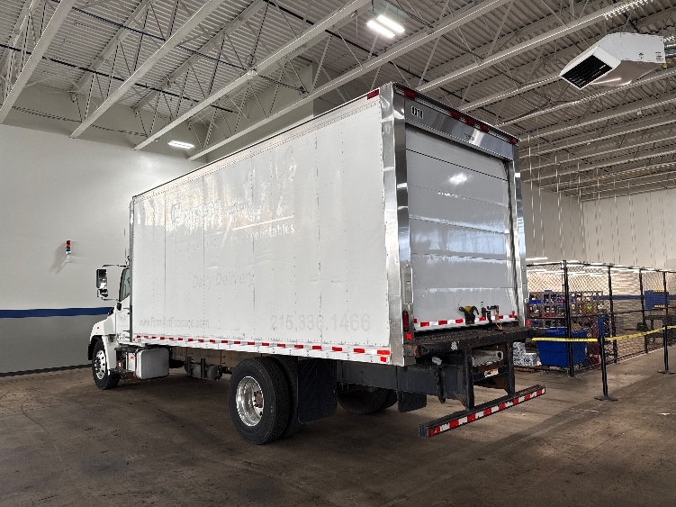 2018 Hino 268 in Philadelphia, PA — photo 6