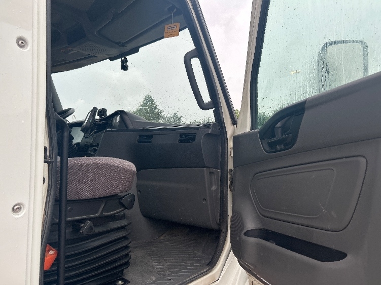 2020 International LT in San Antonio, TX — photo 10