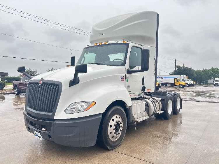 2020 International LT in San Antonio, TX — photo 3