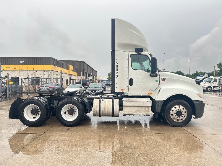 2020 International LT in San Antonio, TX — photo 8