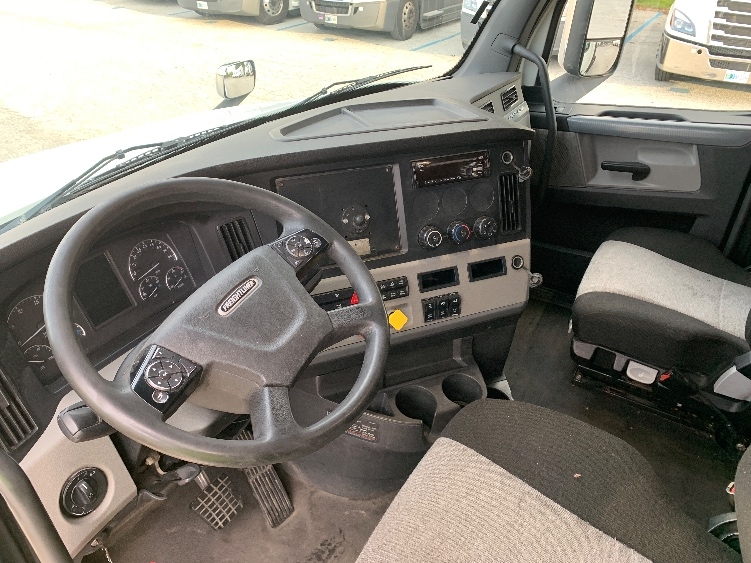 2020 Freightliner Cascadia in Greensboro, NC — photo 10
