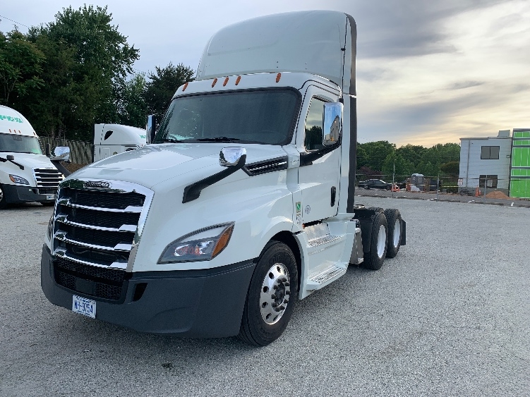 2020 Freightliner Cascadia in Greensboro, NC — photo 3