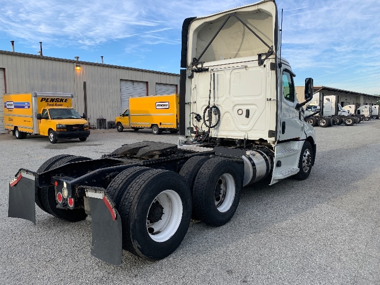 2020 Freightliner Cascadia in Greensboro, NC — photo 7