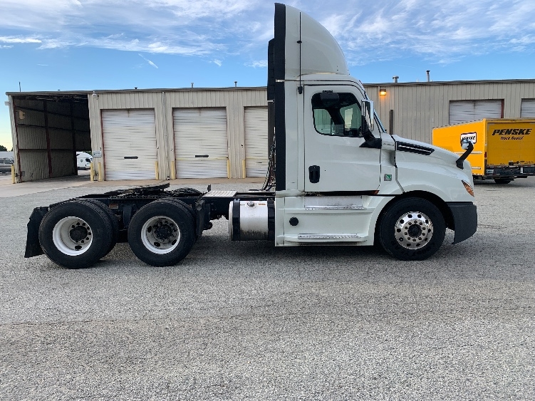 2020 Freightliner Cascadia in Greensboro, NC — photo 8