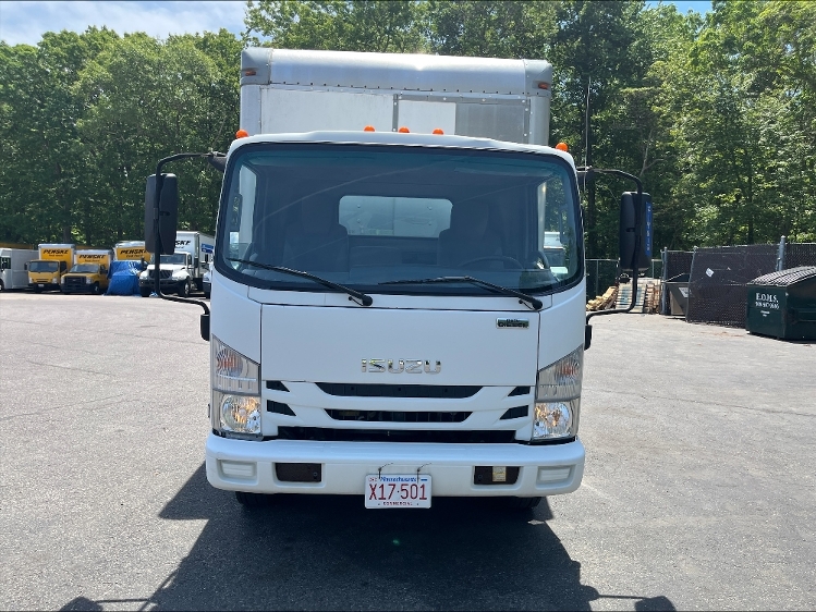2016 Isuzu NQR in Braintree, MA — photo 2