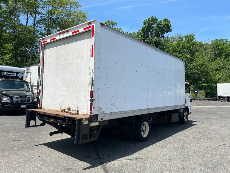 2016 Isuzu NQR in Braintree, MA — photo 6