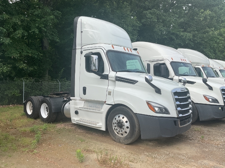 2020 Freightliner Cascadia in Charlotte, NC — photo 7