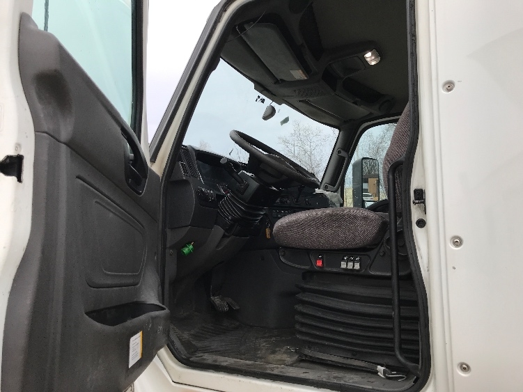 2020 International LT in Londonderry, NH — photo 9