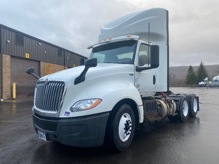 2019 International LT in Rochester, NY — photo 3