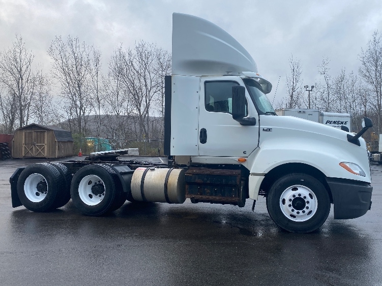 2019 International LT in Rochester, NY — photo 8