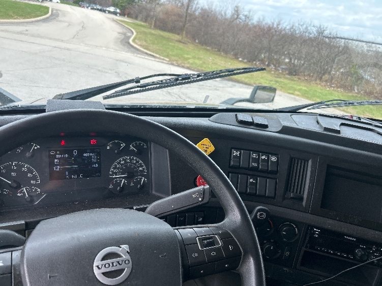 2020 Volvo VNL 760 in Rochester, NY — photo 10